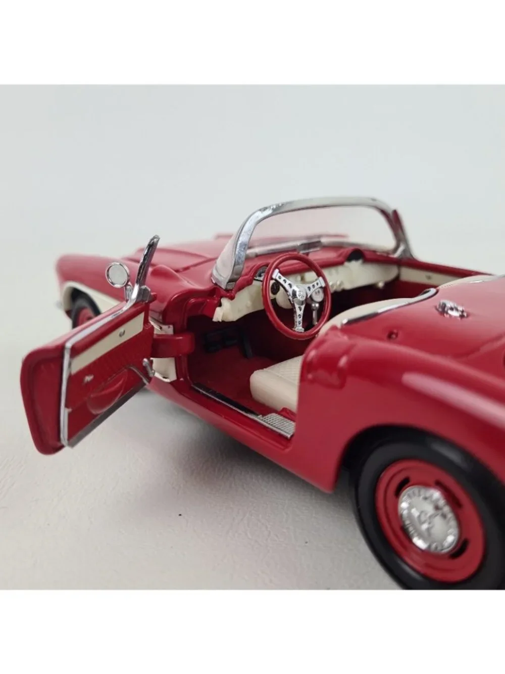 Franklin Mint Precision 1957 Chevrolet Corvette Red 1:24 Die Cast B11TC55